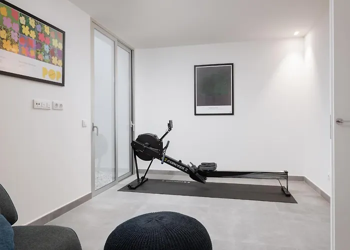 Karat Ibardin Rokabella Villa